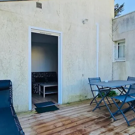 2 With Garden In * La Rochelle (Charente-Maritime)