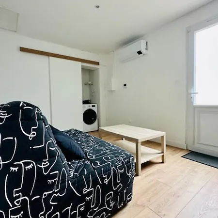 Vakantiehuis 2 With Garden In *